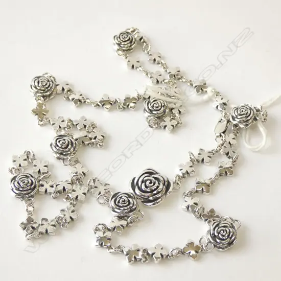 SILVER FLOWER CHARM LINK NECKLACE 38gms