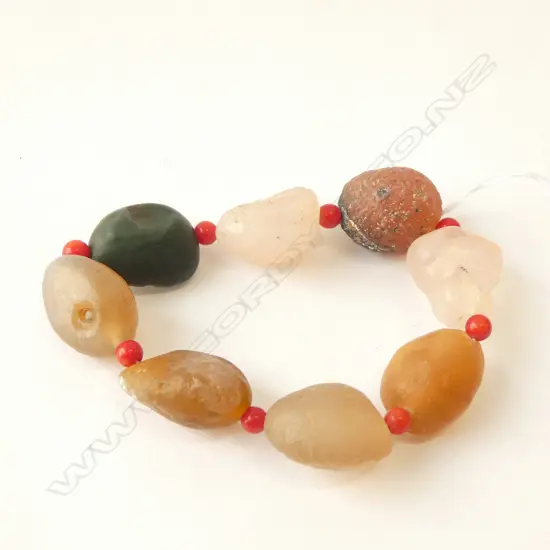 NATURAL FORM JADE BRACELET 