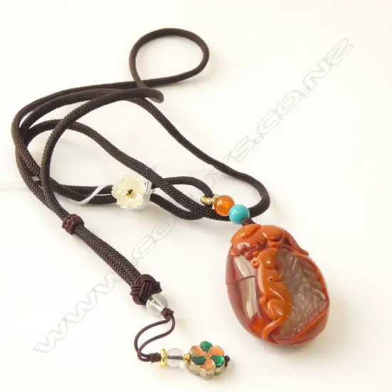 NAN HONG JADE PENDANT 