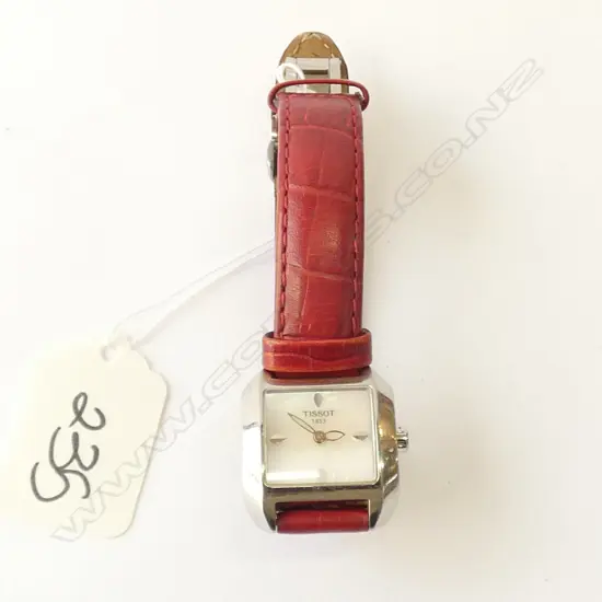 TISSOT WRISTWATCH RED LEATHER STRAP 