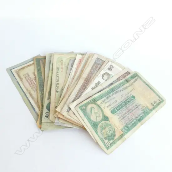 LOT OF OLD BANKNOTES, SEEMS TO BE MAINLY ASIAN, 1950'S TO 1980'S, MAYBE SOME EARLIER ONS, MORE THAN 40 NOTES