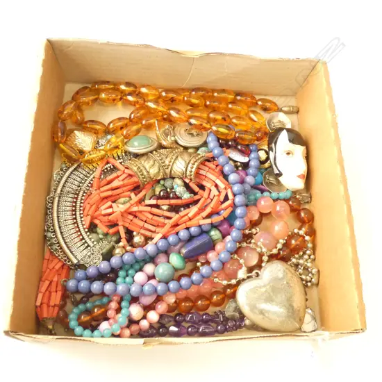 BOX COSTUME JEWELLERY 