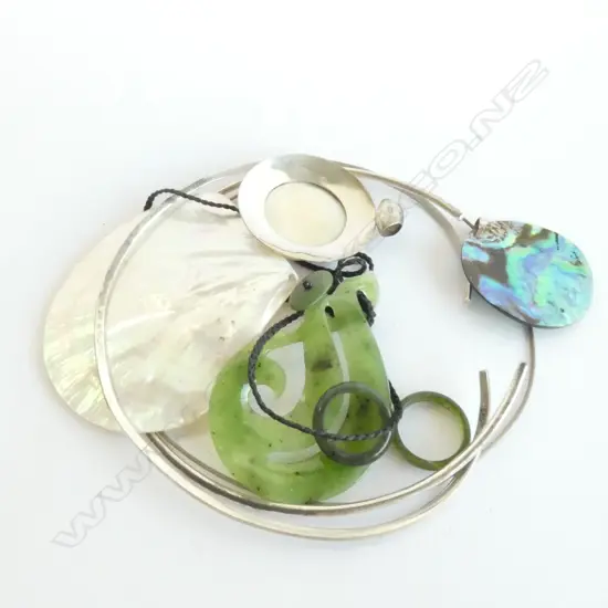 ASST. GREENSTONE & STG JEWELLERY 