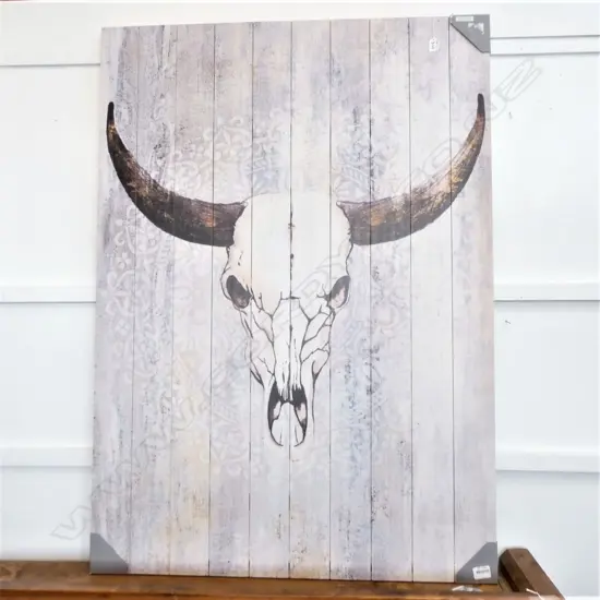 LARGE PRINT BULLS SKULL