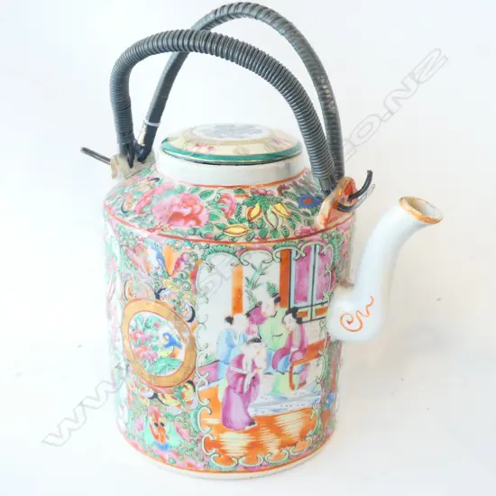 FAMILLE ROSE TEAPOT H. 175MM