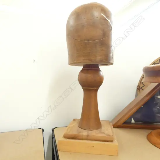 WOODEN HAT BLOCK 