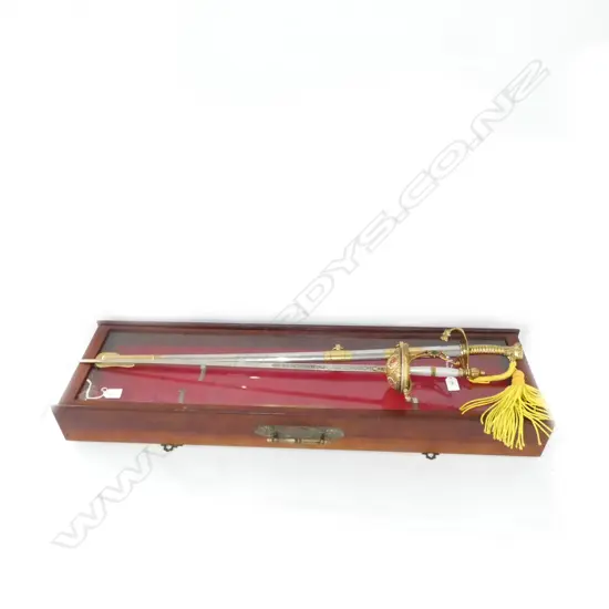 2 REPLICA SWORDS WITH CASE L 1000 MM