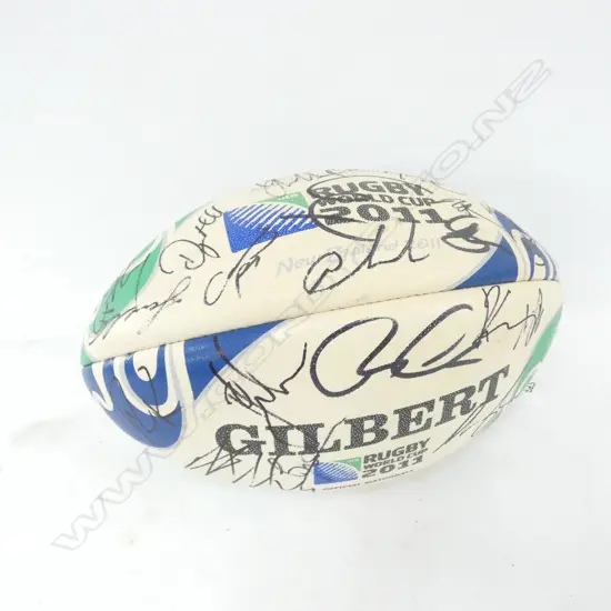 SIGNED RUGBY 2011 WORLD CUP BALL L. 300MM