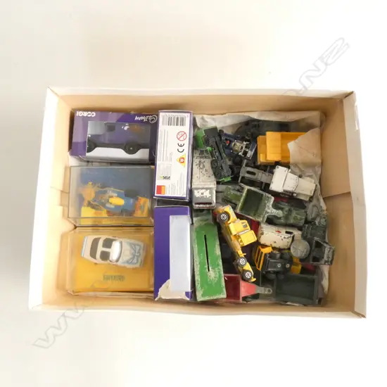 SMALL BOX LOT TOY CARS, INCL. FUNHO