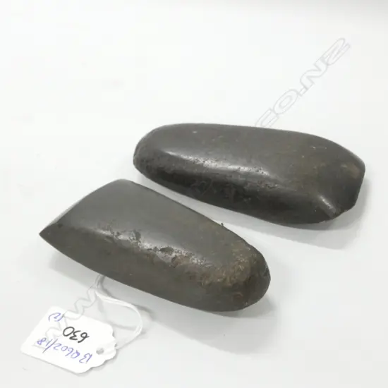 2 PACIFIC STONE ADZES L 110 MM
