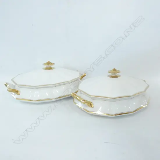 PAIR ELEGANT JOHNSON BROS. WHITE & GOLD LIDDED VEGETABLE DISHES - 285 X 210MM
