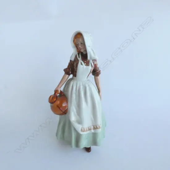 ROYAL DOULTON FIGURINE 'THE MILKMAID' HN2057 H. 170MM 