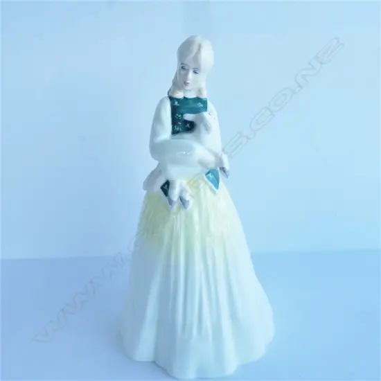 ROYAL DOULTON FIGURINE 'SPRINGTIME' HN3033 H. 220MM
