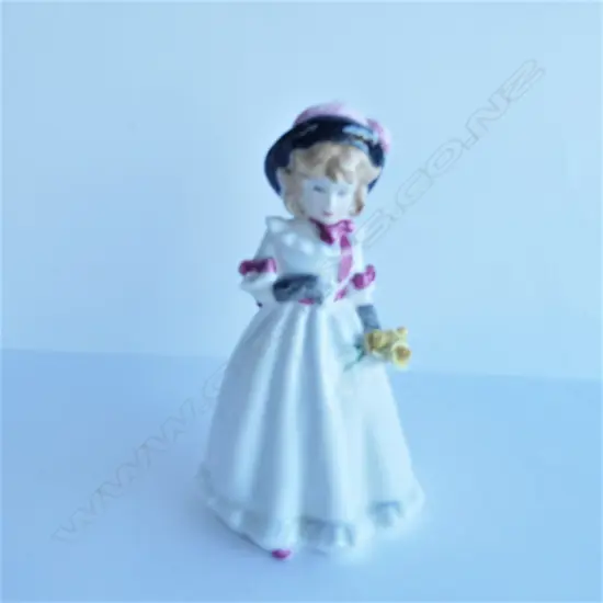 ROYAL DOULTON FIGURINE 'SHARON' HN3047 H. 145MM