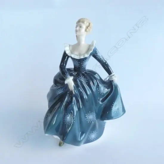 ROYAL DOULTON FIGURINE 'FRAGRANCE' H. 210MM