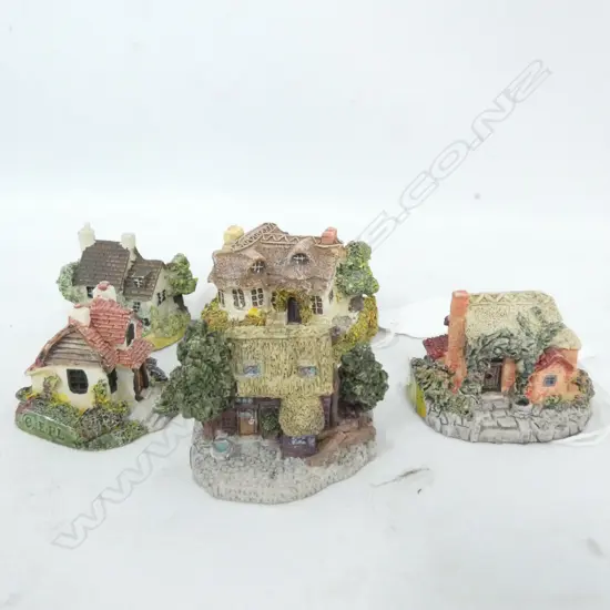 5 LILLIPUT LANE STYLE HOUSES 