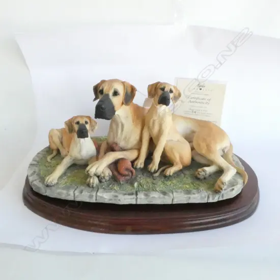 BORDER FINE ARTS RESIN SCULPTUER 'GREAT DANE & PUPS' LIMITED ED 318/950, w AUTHENTICITY CERT. W.350mm