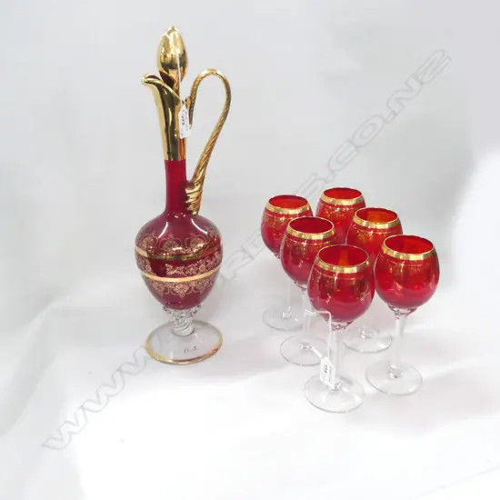 A VENETIAN GLASS EWER + 6 STEMMED WINE GLASSES H 440 MM