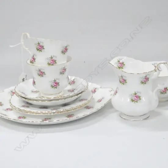 ROYAL ALBERT FORGET-ME-NOT ROSE TEA FOR 2 TEASET