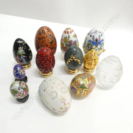 BOX COLLECTORS TREASURY EGGS 
