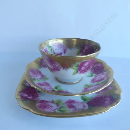 ROYAL ALBERT OLD ENGLISH ROSE HEAVY GOLD GILD TRIO - FAULTS TO CUP