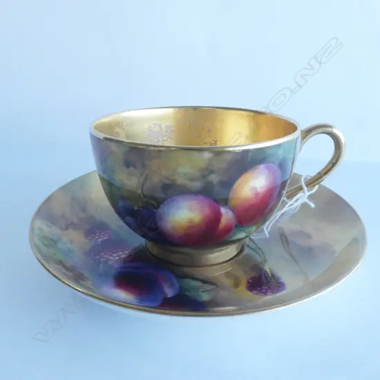 ROYAL WORCESTER GOLD & FRUIT CUP & SAUCER. FAULTS TO SAUCER
