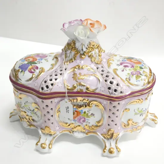 LG LIMOGES DECORATIVE LIDDED CONTAINER. 295 X 190MM