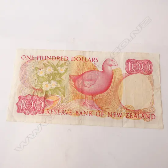 NZ $100 BANK NOTE 