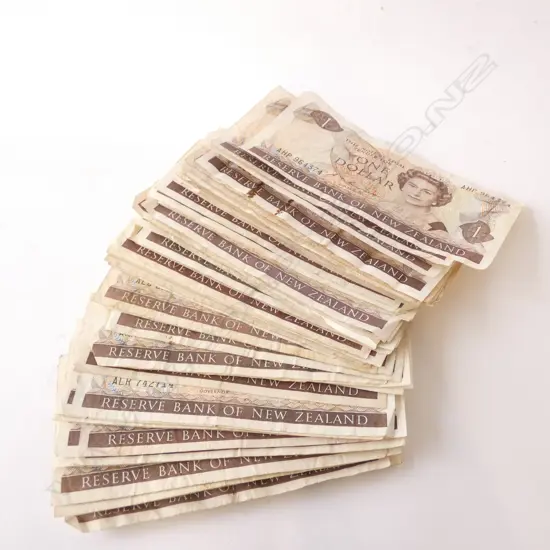 BAG NZ $1 NOTES (96)
