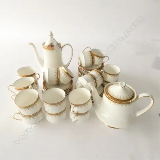 LARGE PARAGON 'ATHENA' TEA / COFFEE SET UNMATCHED LID