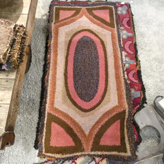 OMEGA STYLE HAND HOOKED RUG C 1930 L1480 W700