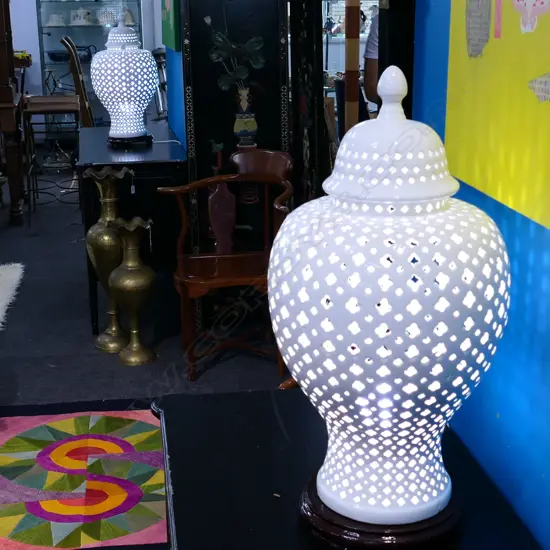 PR PERFORATED WHITE CERAMIC LIDDED JAR LAMPS H. 620MM