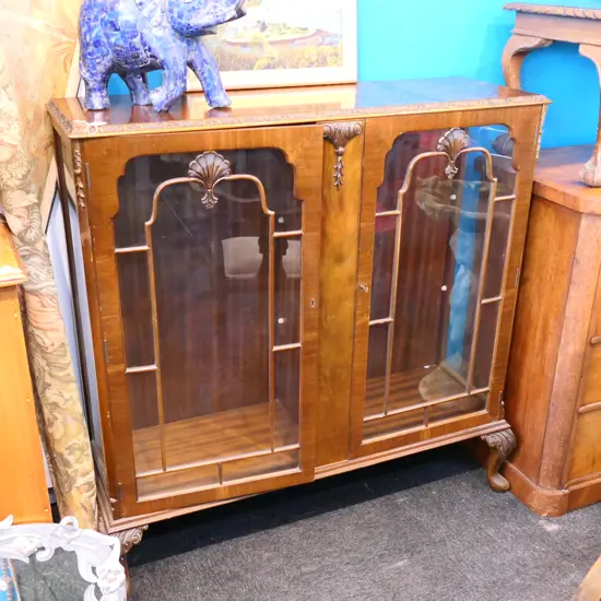 MAHOGANY DISPLAY CABINET H. 1200MM W. 1165MM