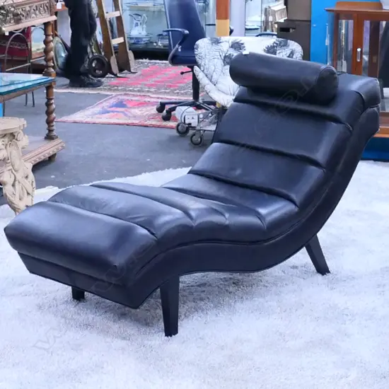 MODERN BLACK LEATHER CHAISE L 1500