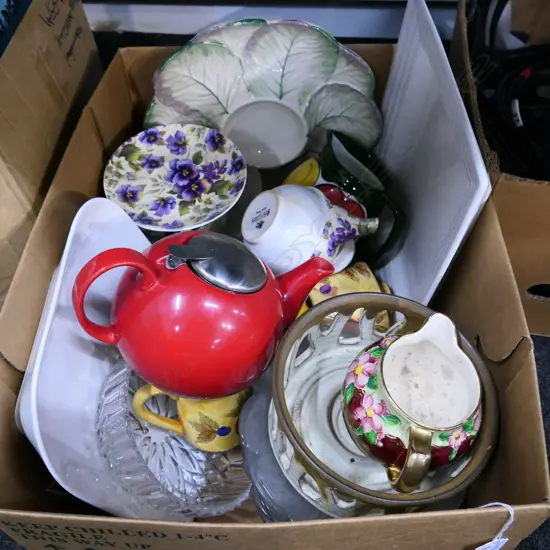 LOT ASST CHINA/GLASSWARE/PLATTERS ETC
