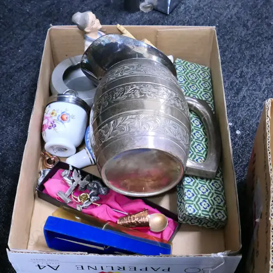 BOX LOT MISC DECORATIVE ITEMS 