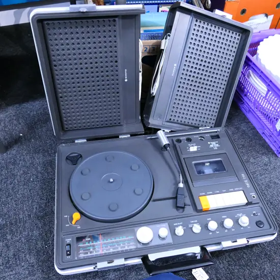 SANYO SUITCASE RECORD PLAYER STEREO L. 485MM