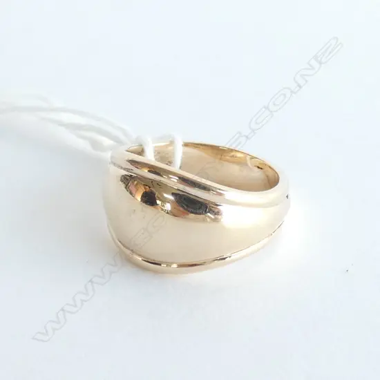 9K YELLOW GOLD WIDE TAPERED BAND RING 5.4gms