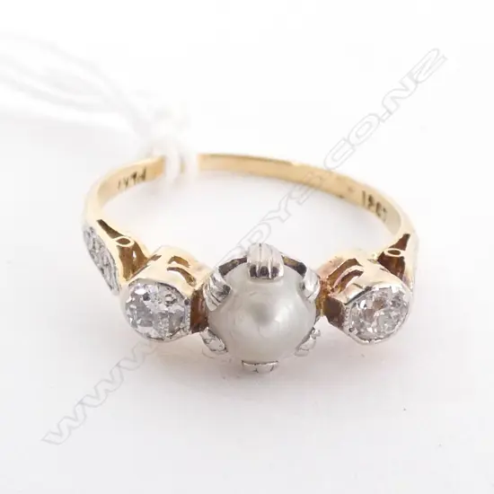 ANTIQUE 18CT GOLD DIAMOND AND PEARL RING