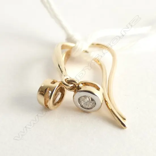 PR 9ct & 2 DIAMOND EARRINGS 0.12CT tdw