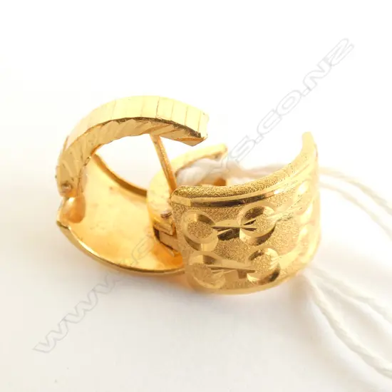 PR 22CT GOLD EARRINGS 2.4 GRAMS 