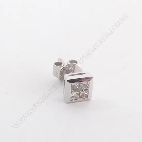 SINGLE 18CT GOLD AND DIAMOND (0.10CT) STUD EARRING