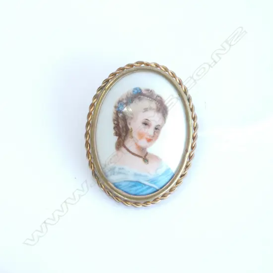 LIMOGE PORCELAIN BROOCH