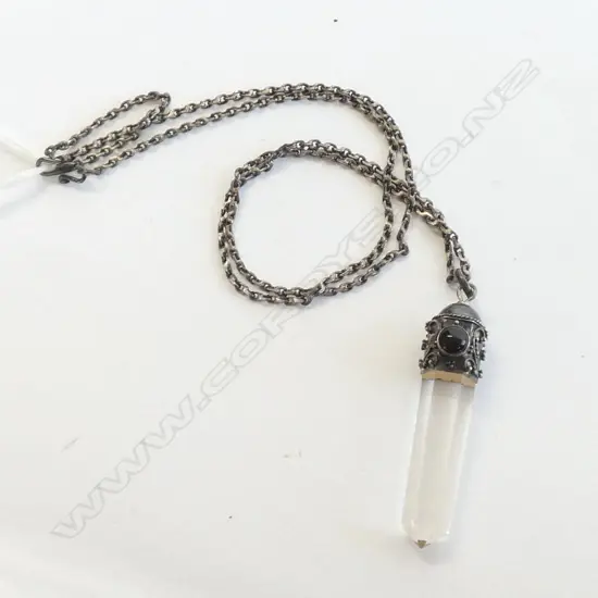 VINTAGE STG. SIL HEALING CRYSTAL WITH MOUNTED CAP & SILVER CHAIN