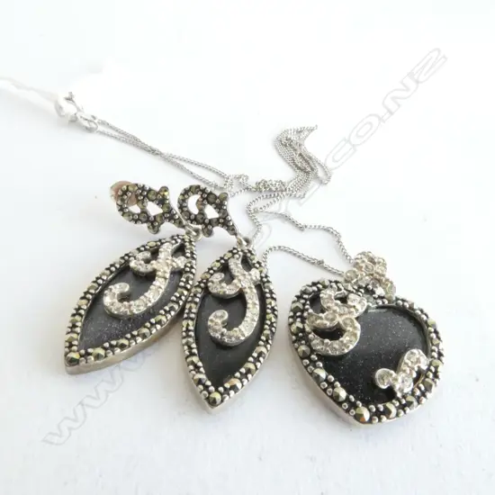 CHAIN, PENDANT AND EARRINGS, SET IN STERLING SILVER