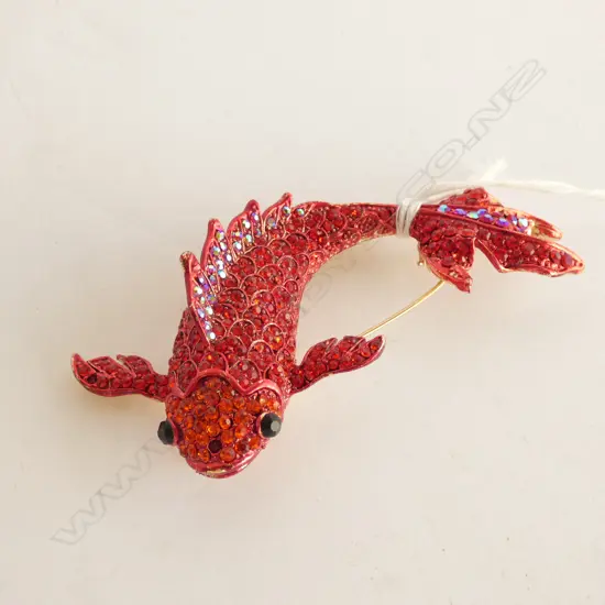LARGE RED RHINSTONE FISH BROOCH L 8O MM