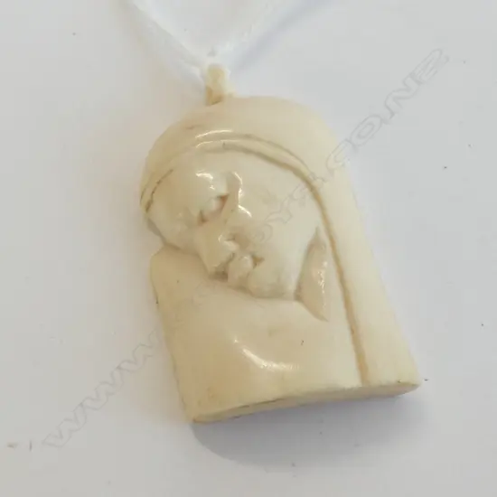 IVORY RELIGIOUS MARY PENDANT