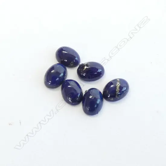 BAG OF CABOCHON GEMSTONES