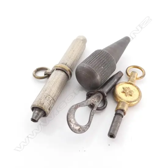 4 OLD WATCH KEYS