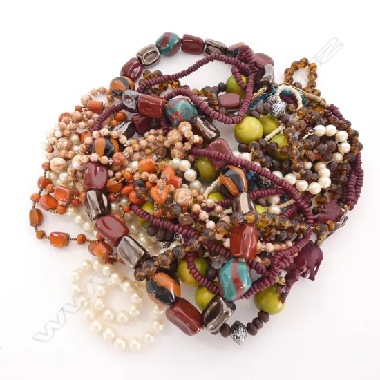 BAG ASSORTED BEADED COSTUME JEWELLERY 